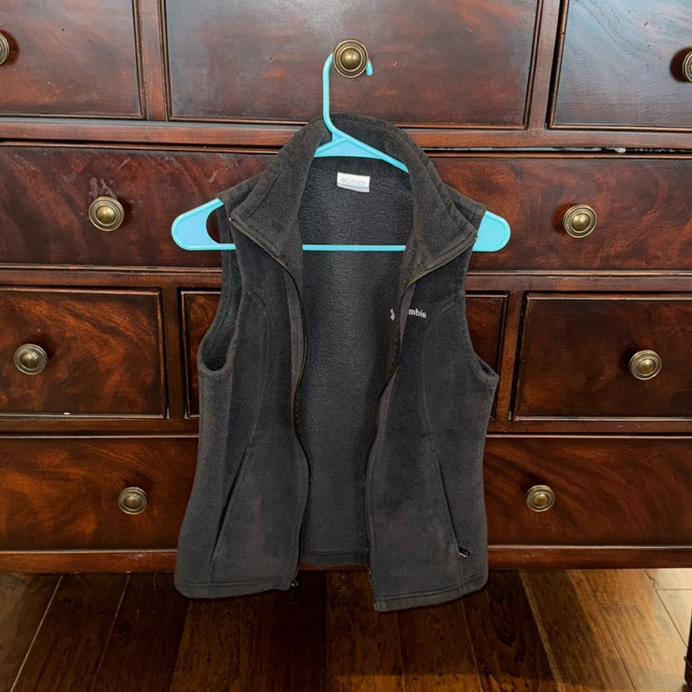 Columbia fleece vest